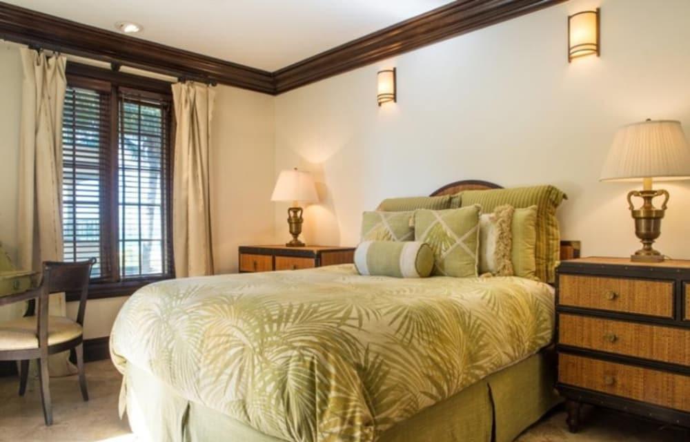 The Somerset On Grace Bay Exterior photo