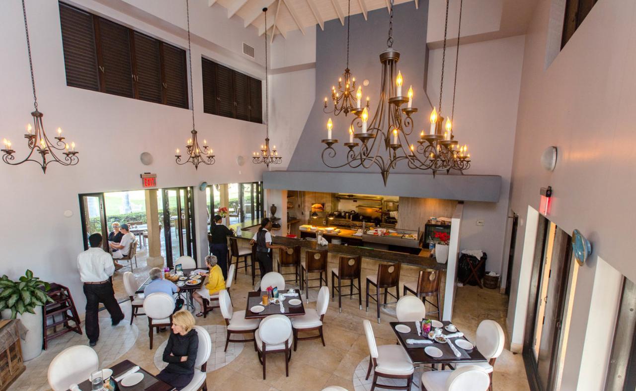 The Somerset On Grace Bay Exterior photo